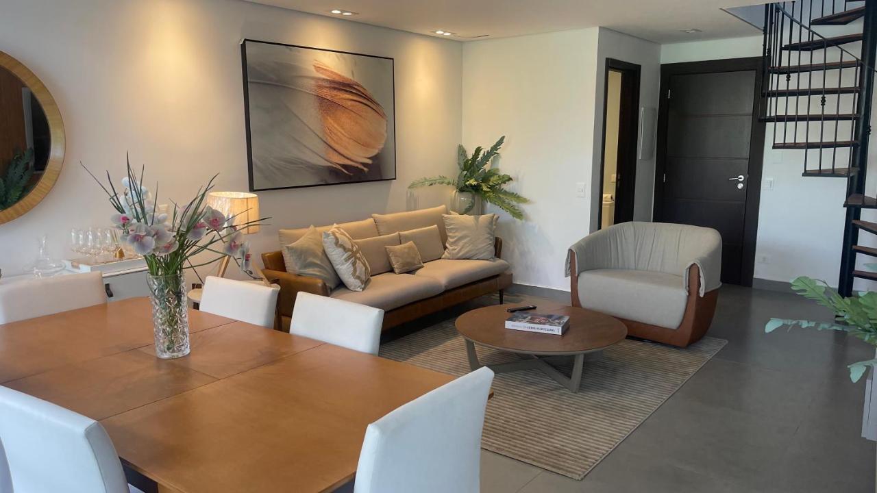 Requinte E Conforto Em Belissimo Triplex A 400m Do Capivari - By Hostyn Apartamento