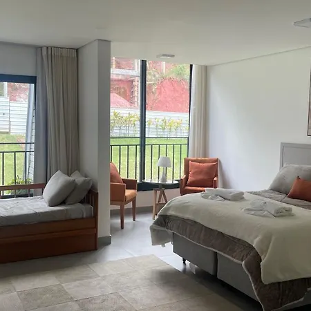 Requinte E Conforto Em Belissimo Triplex A 400M Do Capivari - By Hostyn Campos do Jordao Exterior photo